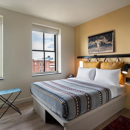 Готель Moxy Springfield Downtown Екстер'єр фото