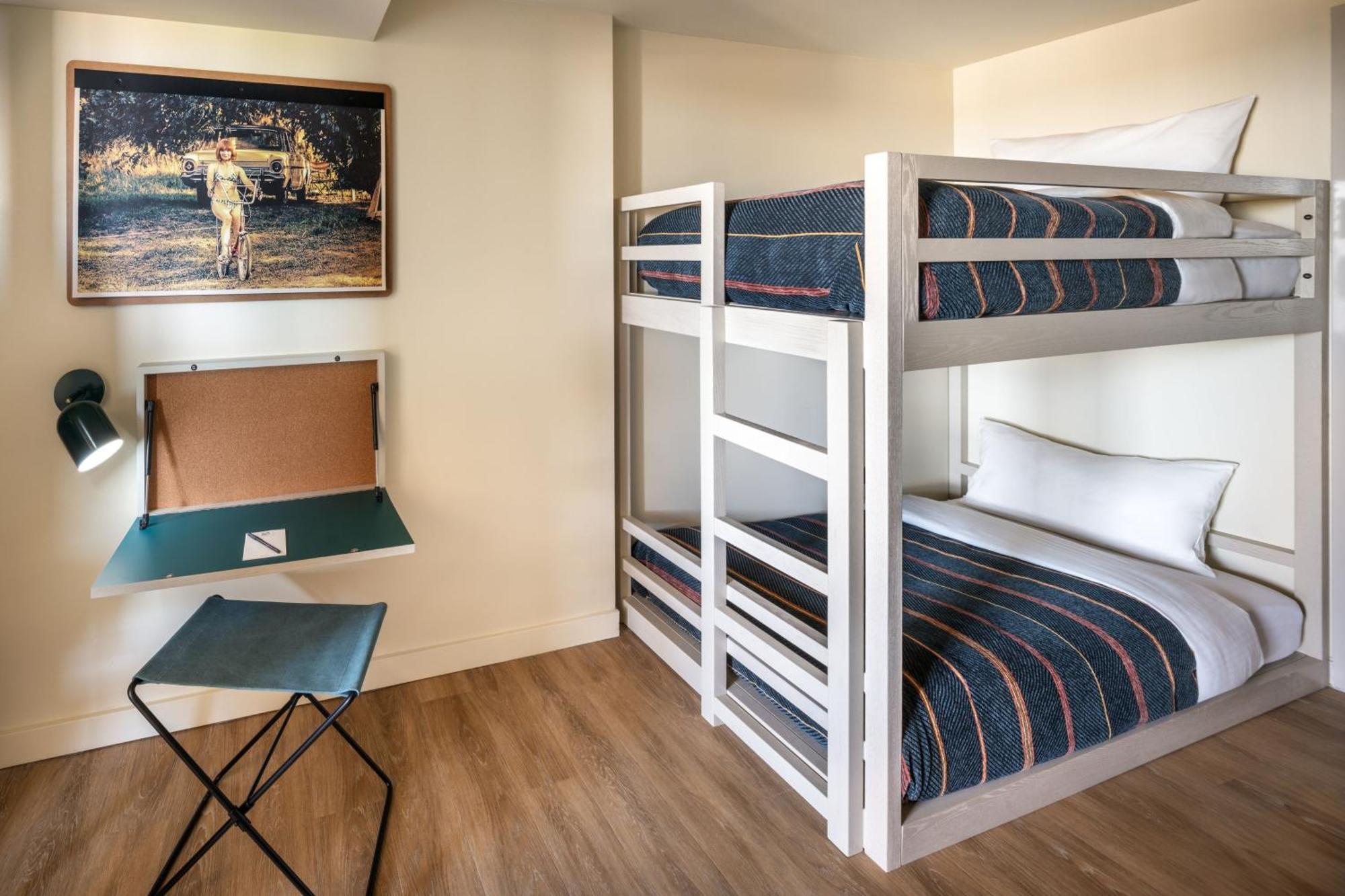 Готель Moxy Springfield Downtown Екстер'єр фото