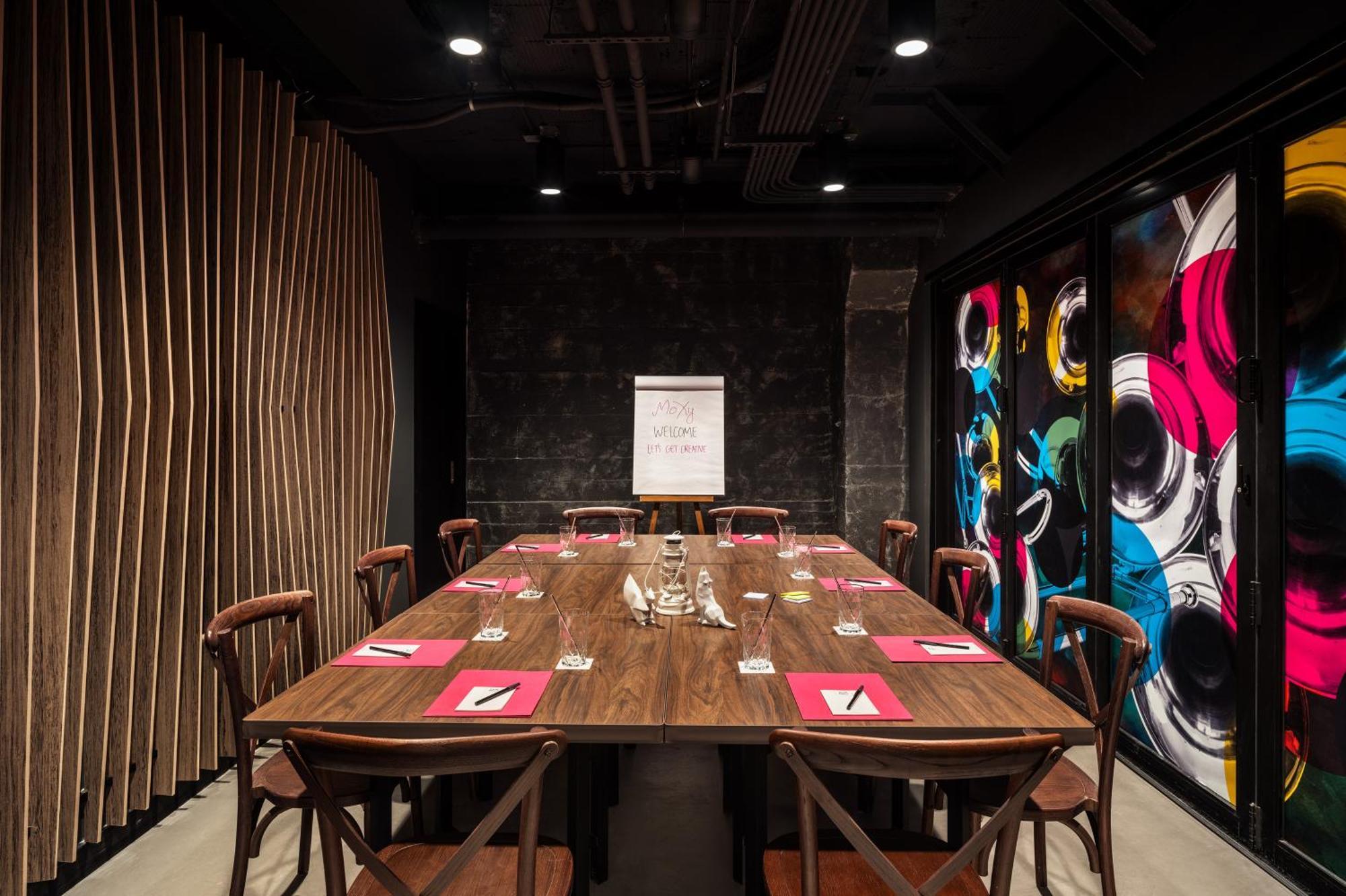 Готель Moxy Springfield Downtown Екстер'єр фото