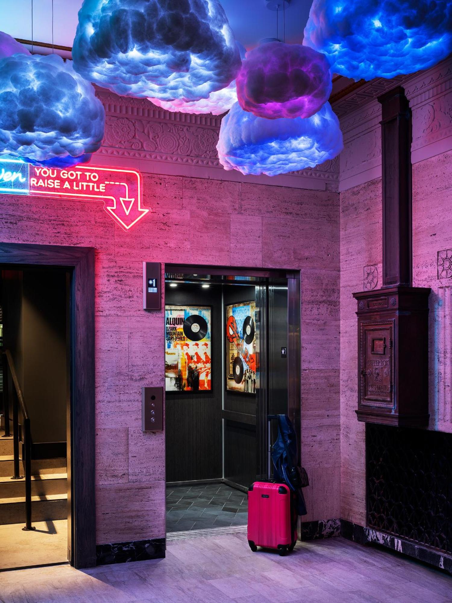Готель Moxy Springfield Downtown Екстер'єр фото